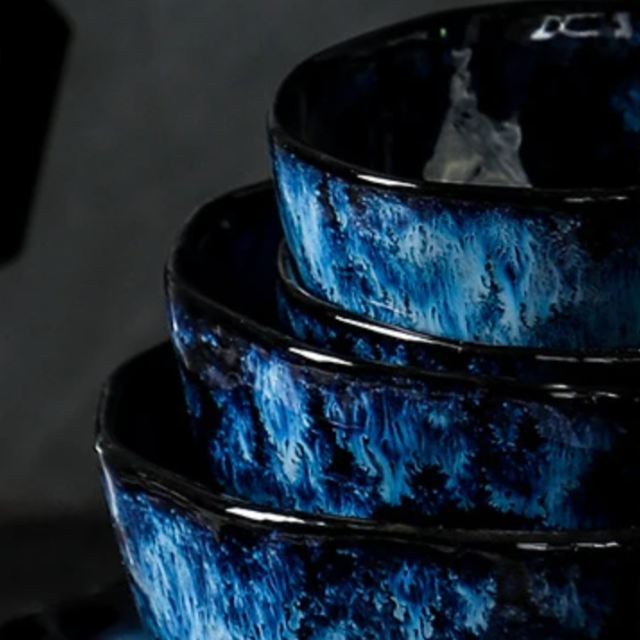 Service de Table Blue Nebula – Élégance Cosmique pour Vos Repas (10 pièces)